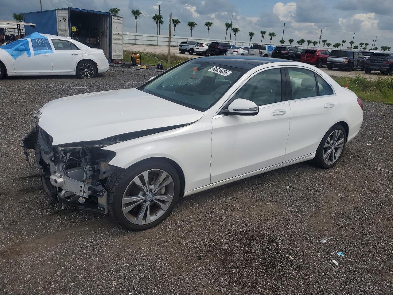 2017 MERCEDES-BENZ C C300 — Front 3/4