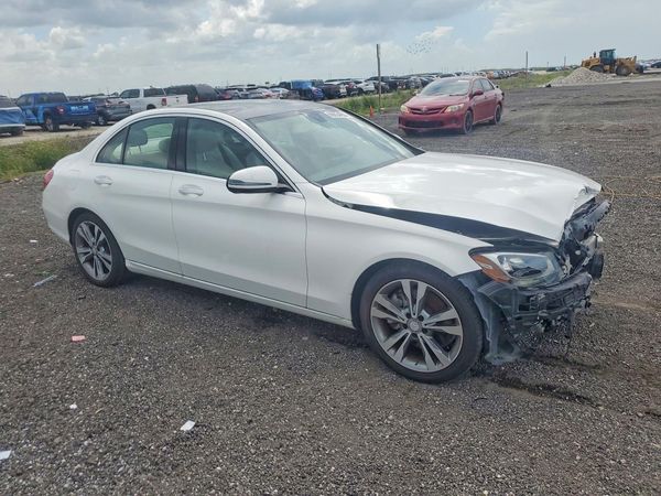 2017 MERCEDES-BENZ C C300 — Passenger 3/4