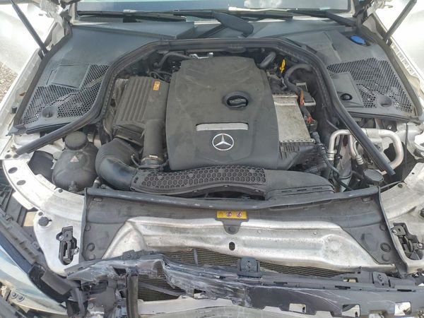 2017 MERCEDES-BENZ C C300 — Engine bay