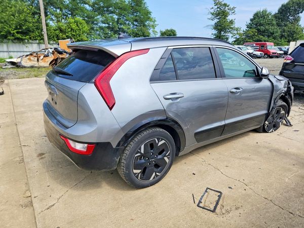 2025 KIA NIRO