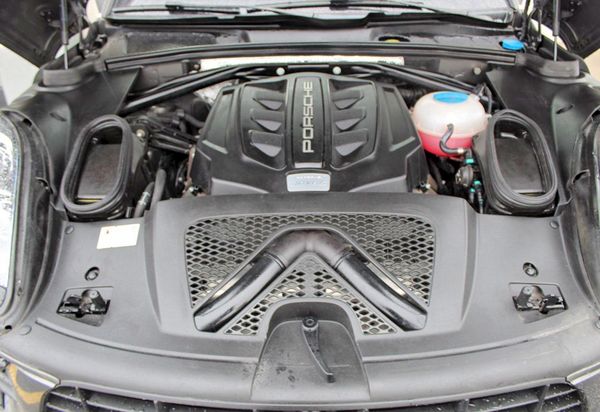 2015 PORSCHE MACAN