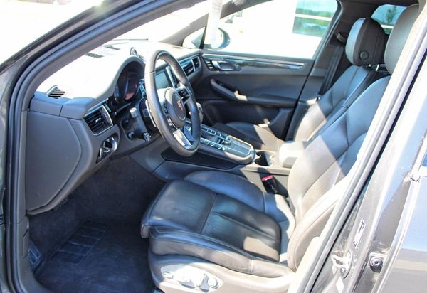 2015 PORSCHE MACAN
