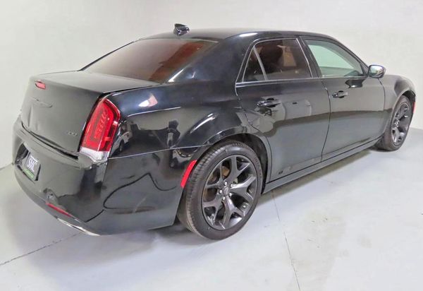 2022 CHRYSLER 300 Touring