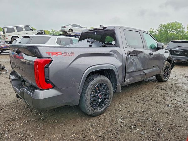 2024 TOYOTA TUNDRA SR5