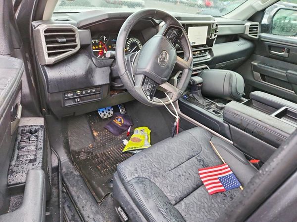 2024 TOYOTA TUNDRA SR5