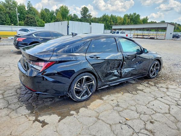 2022 HYUNDAI ELANTRA