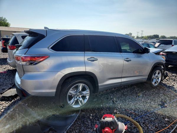 2016 TOYOTA HIGHLANDER
