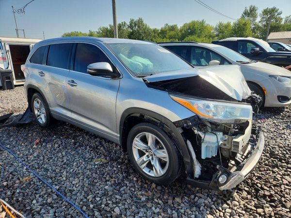 2016 TOYOTA HIGHLANDER