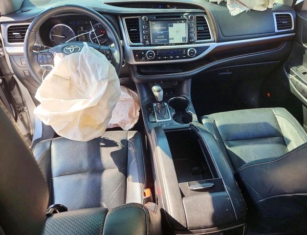2016 TOYOTA HIGHLANDER