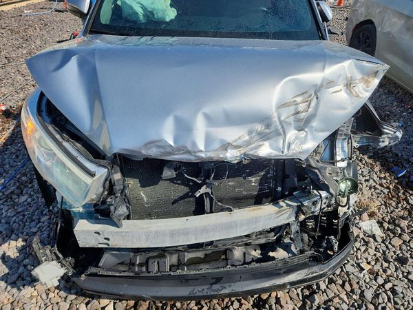 2016 TOYOTA HIGHLANDER