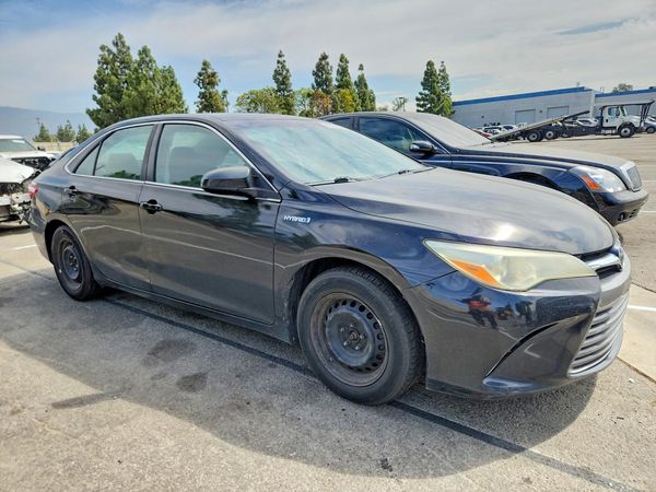 2015 TOYOTA CAMRY SOLA Hybrid — Passenger 3/4