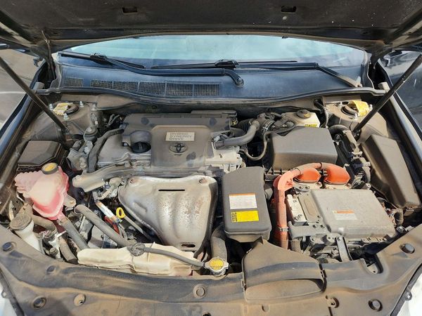 2015 TOYOTA CAMRY SOLA Hybrid — Engine bay