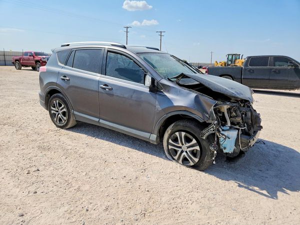 2017 TOYOTA RAV4 LE — Passenger 3/4