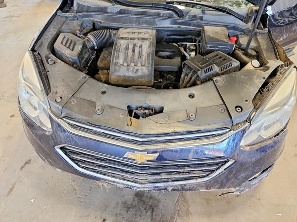 2016 CHEVROLET EQUINOX LT — Engine bay