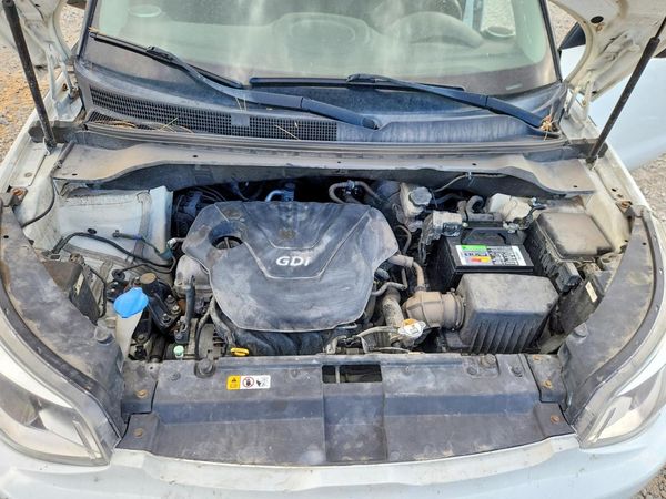 2015 KIA SOUL GL(Middle-low grade) — Engine bay