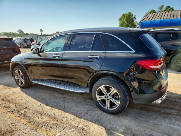 2017 MERCEDES-BENZ GLC GLC300 Base-4M