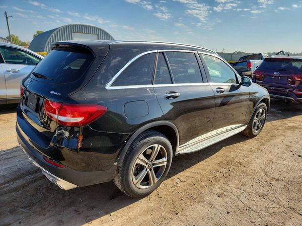 2017 MERCEDES-BENZ GLC GLC300 Base-4M