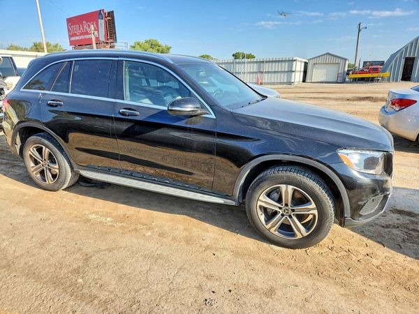 2017 MERCEDES-BENZ GLC GLC300 Base-4M