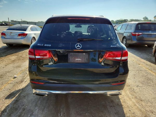 2017 MERCEDES-BENZ GLC GLC300 Base-4M