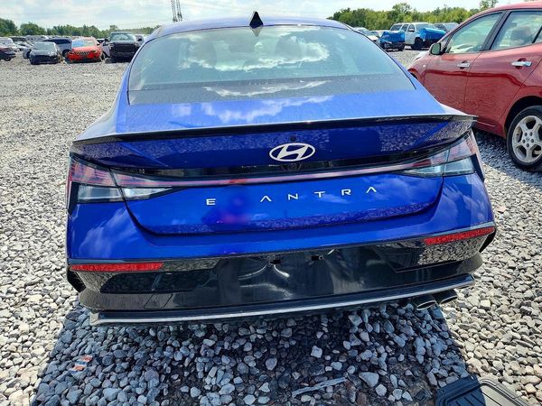 2024 HYUNDAI ELANTRA