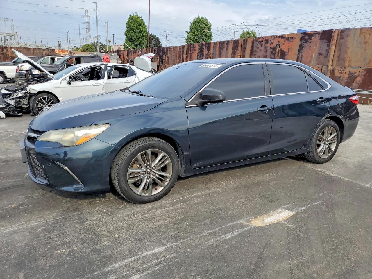 2016 TOYOTA CAMRY