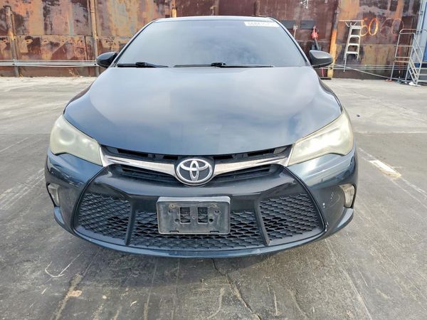 2016 TOYOTA CAMRY