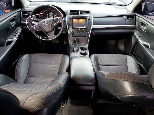 2016 TOYOTA CAMRY