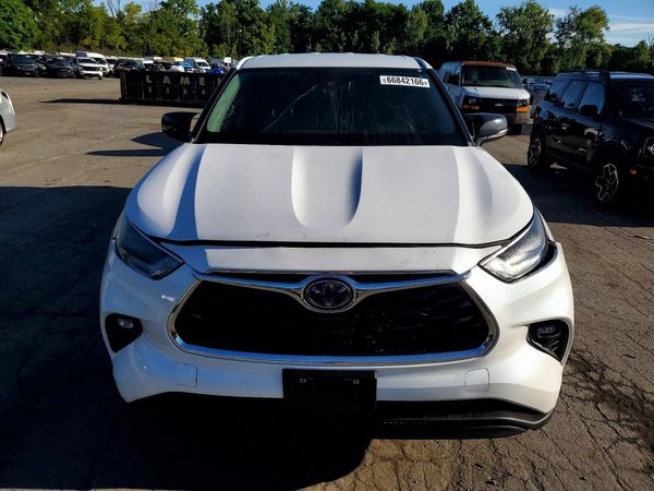 2023 TOYOTA HIGHLANDER LE