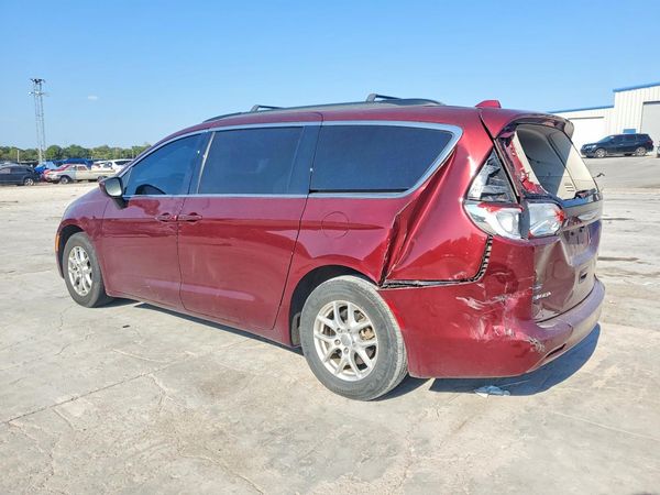 2020 CHRYSLER VOYAGER
