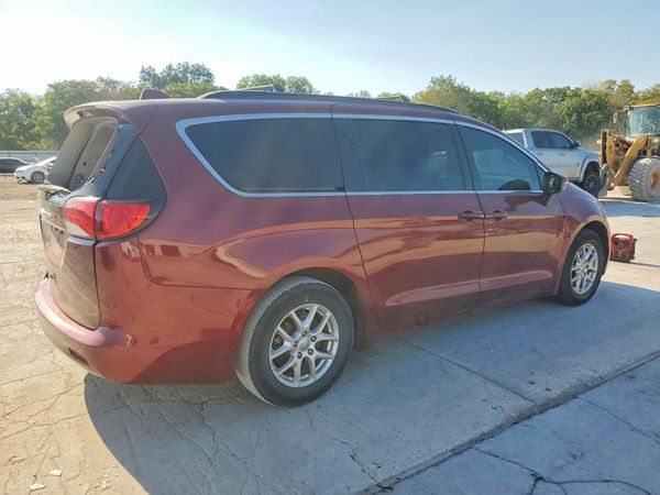 2020 CHRYSLER VOYAGER