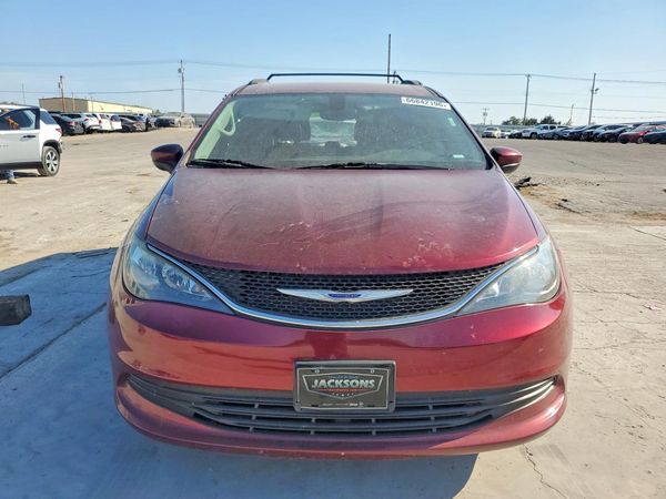 2020 CHRYSLER VOYAGER