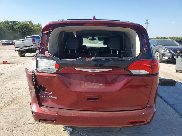 2020 CHRYSLER VOYAGER