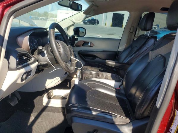 2020 CHRYSLER VOYAGER