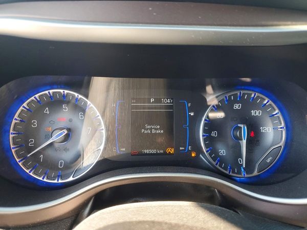 2020 CHRYSLER VOYAGER