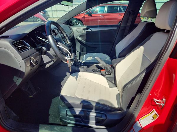 2017 VOLKSWAGEN JETTA Sport