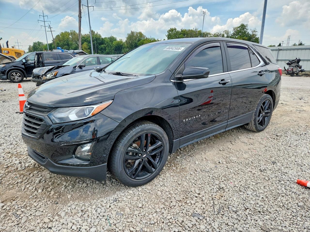 2021 CHEVROLET EQUINOX LT (1LT) — Front 3/4