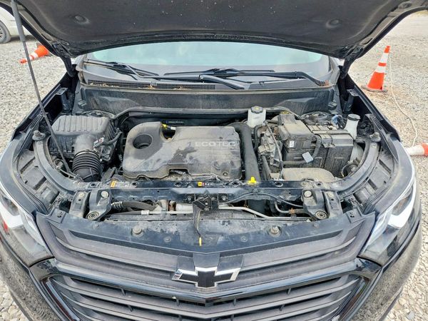 2021 CHEVROLET EQUINOX LT (1LT) — Engine bay