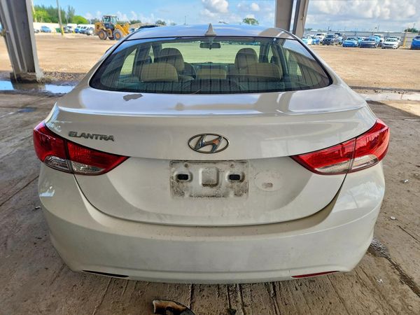 2013 HYUNDAI ELANTRA