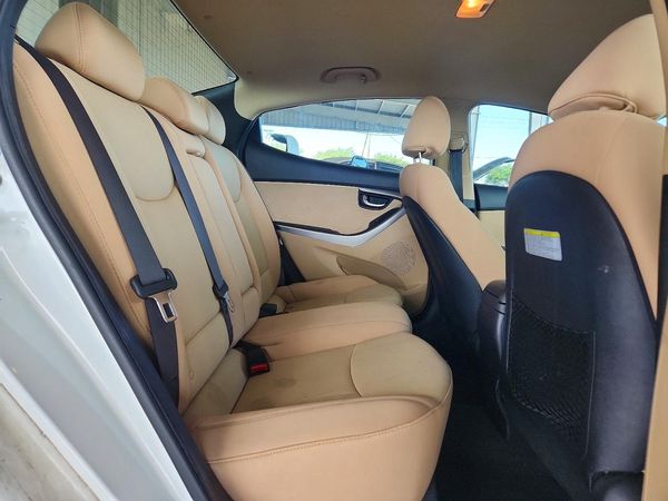 2013 HYUNDAI ELANTRA
