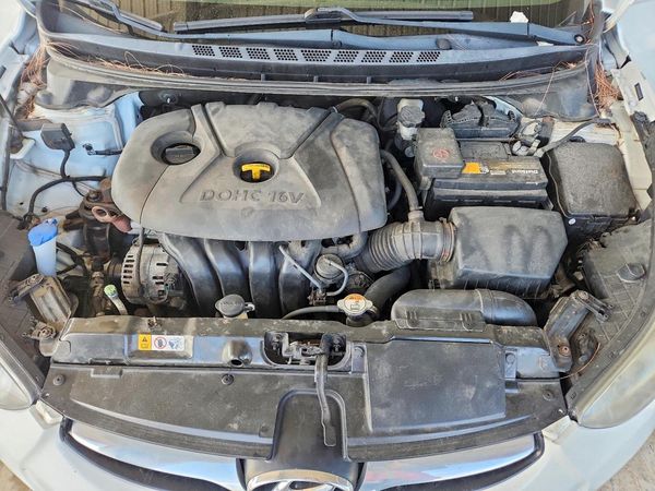 2013 HYUNDAI ELANTRA