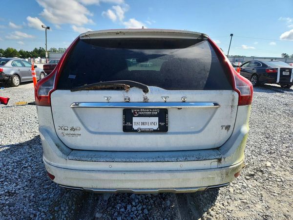 2015 VOLVO XC60 Premier (non R design) — DIRR