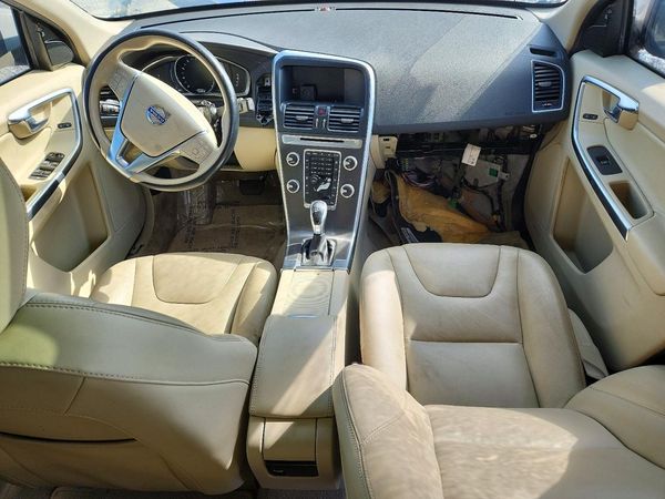 2015 VOLVO XC60 Premier (non R design) — CKPT