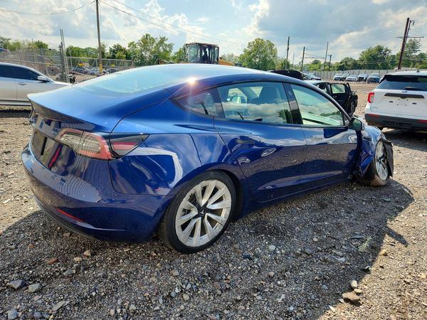 2022 TESLA MODEL 3
