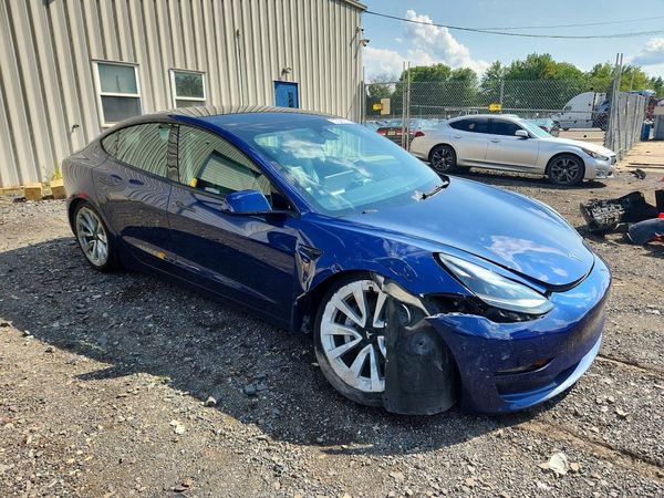 2022 TESLA MODEL 3