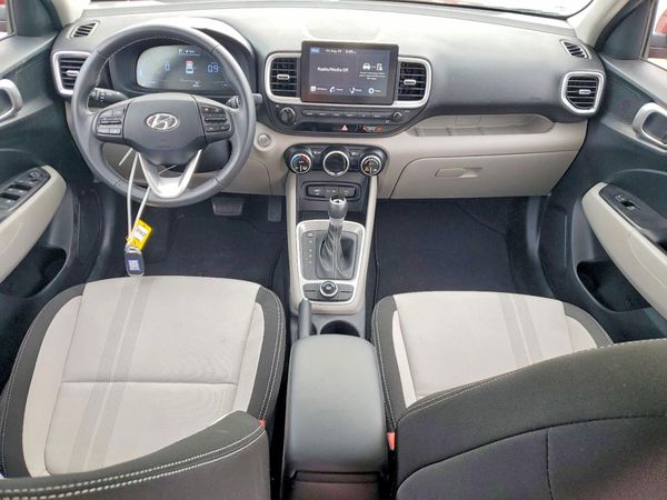2024 HYUNDAI VENUE SEL / Limited