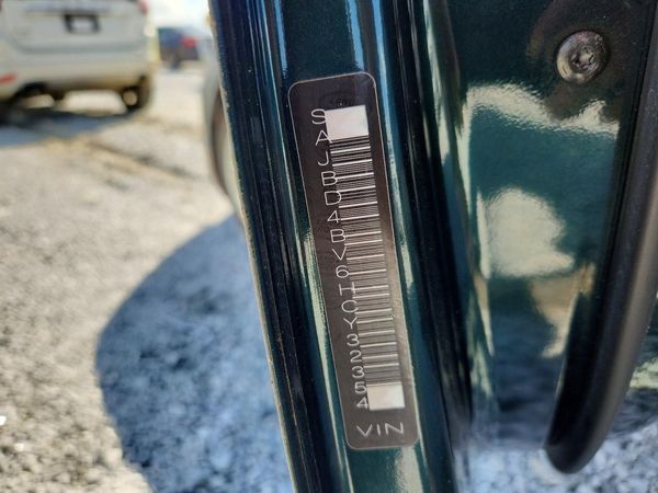 2017 JAGUAR XF Premium — VINS