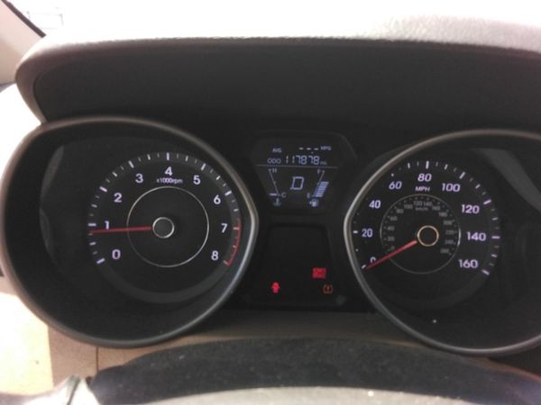 2013 HYUNDAI ELANTRA