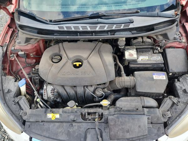 2013 HYUNDAI ELANTRA