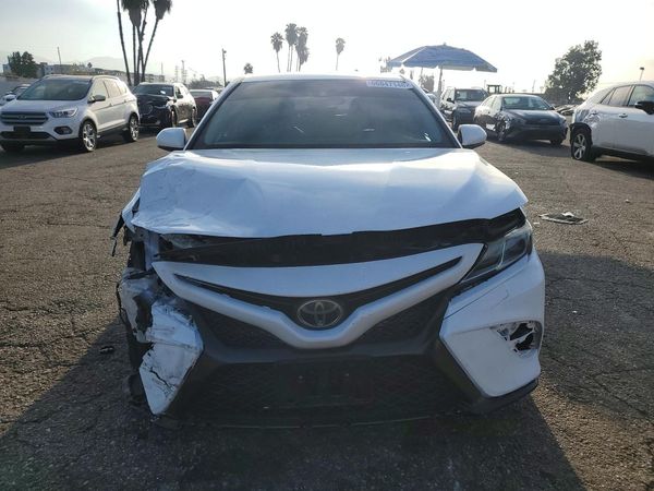 2018 TOYOTA CAMRY