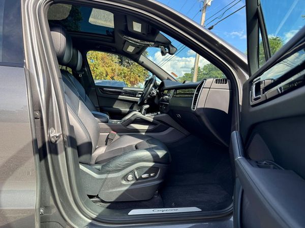2019 PORSCHE CAYENNE